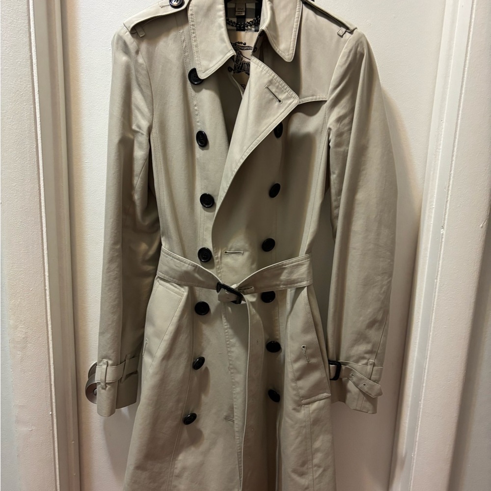 burberry trench coat. made in England’ size 2.